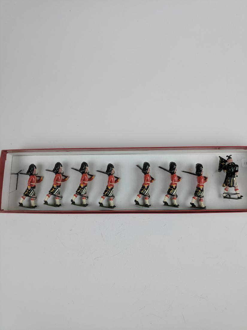 Britains Set 77 Gordon Highlanders Pre War (1 of 1)