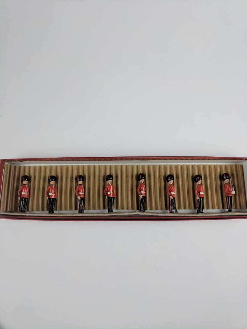 Britains Set 2082 Coldstream Guards Attention (1 of 1)