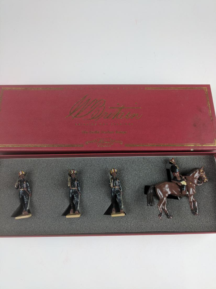 Britains 00142 Mounted Officer & Gun Crew: 4 Pieces Condition Excellent Box Very Good