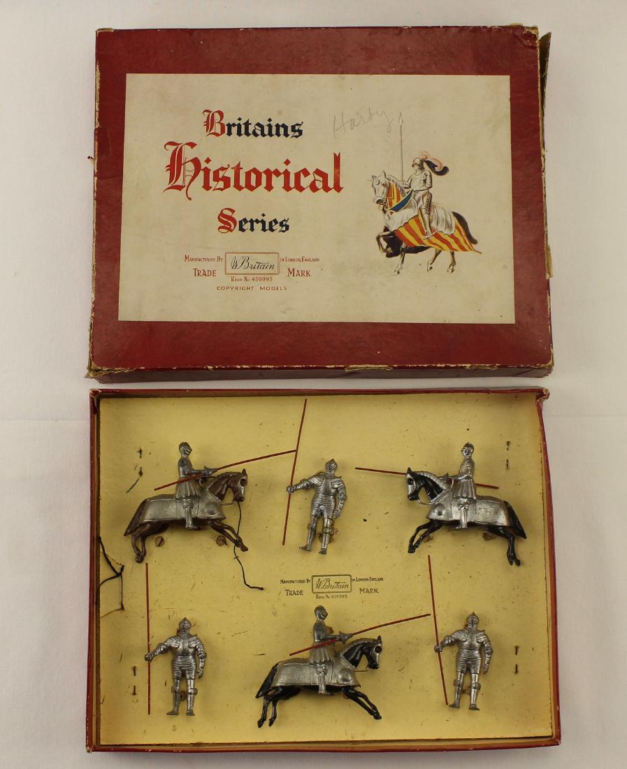 Britains Set #1258 Knights: Post War. 6 pieces. Condition good. Box fair with edge separation and a separated corner.
