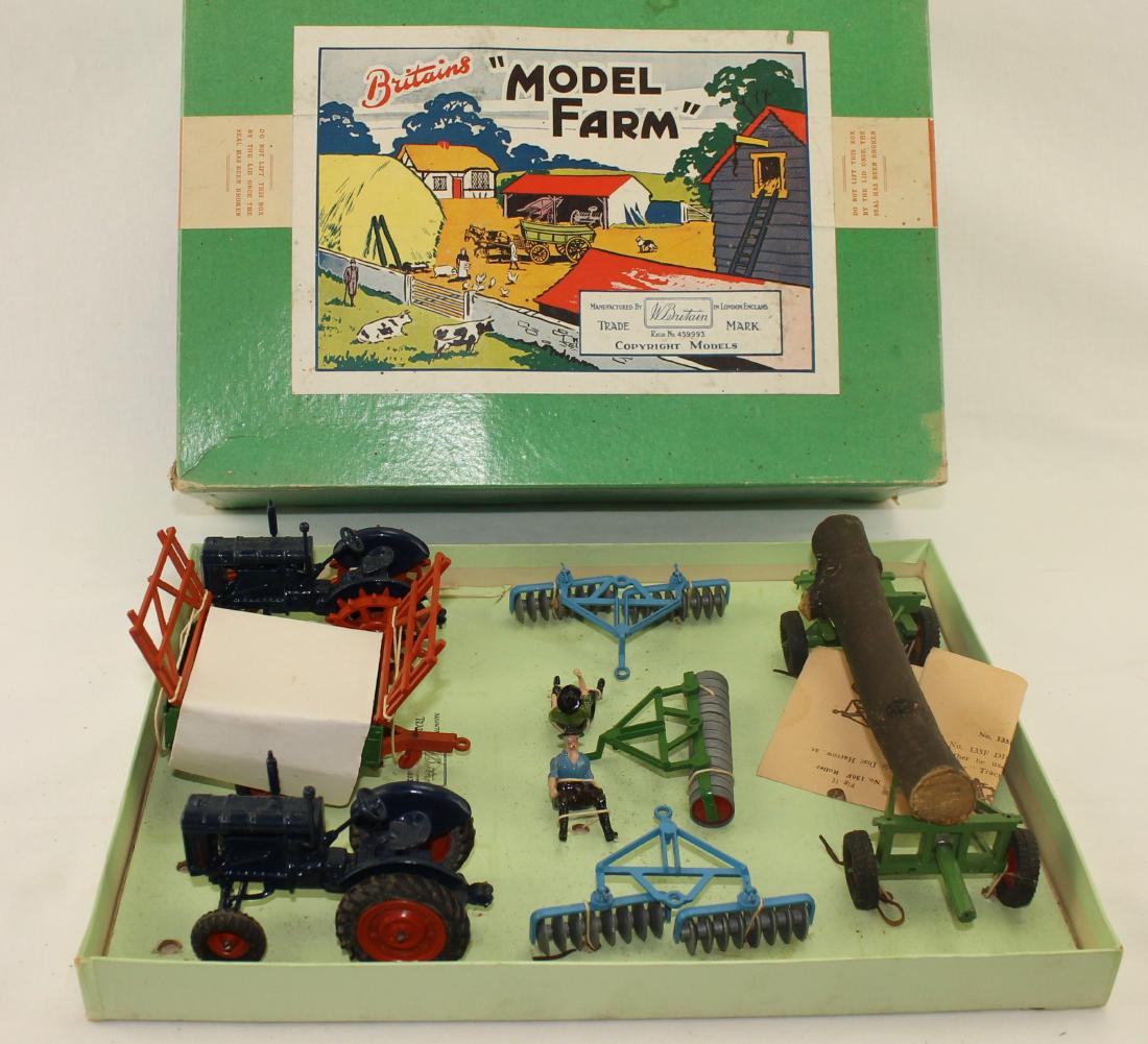 Britains Farm Set #134F Tractor & Implement Set (1 of 4)