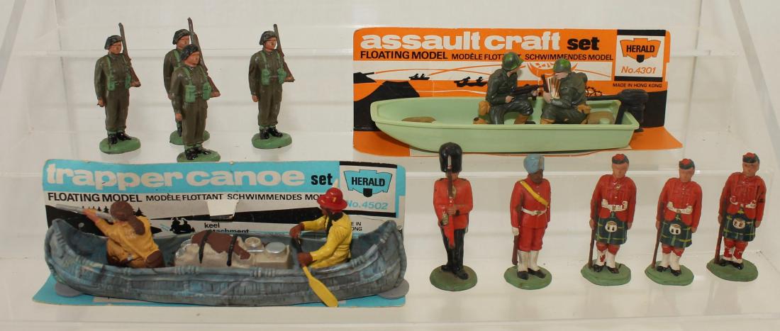 Britains Plastic Lot Herald Assault Craft Canoe (1 of 1)