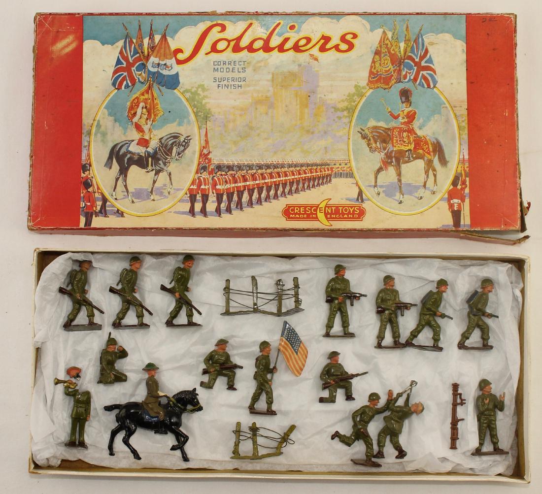 Crescent England Lot US Army in Combat (1 of 1)