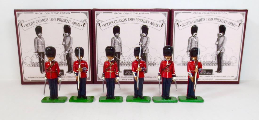 Britains Set 00256 Scots Guard 1899 Present Arms (1 of 1)
