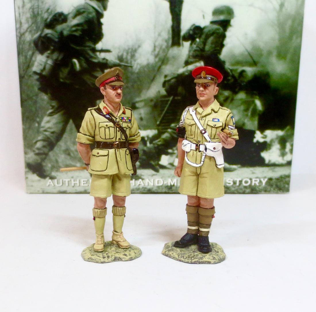 King & Country EA011 Field Marshall Alexander: And Military Policeman. 2 pieces. Excellent condition. Retired Set. Box excellent.