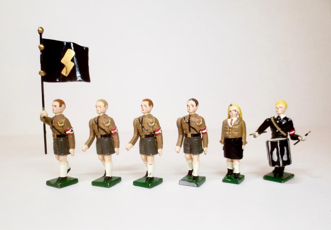 Warwick Miniatures WW2 German Youths: 6 pieces. Excellent condition. Unboxed.