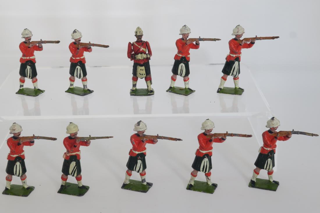 Britains #122 Black Watch standing firing (1 of 1)