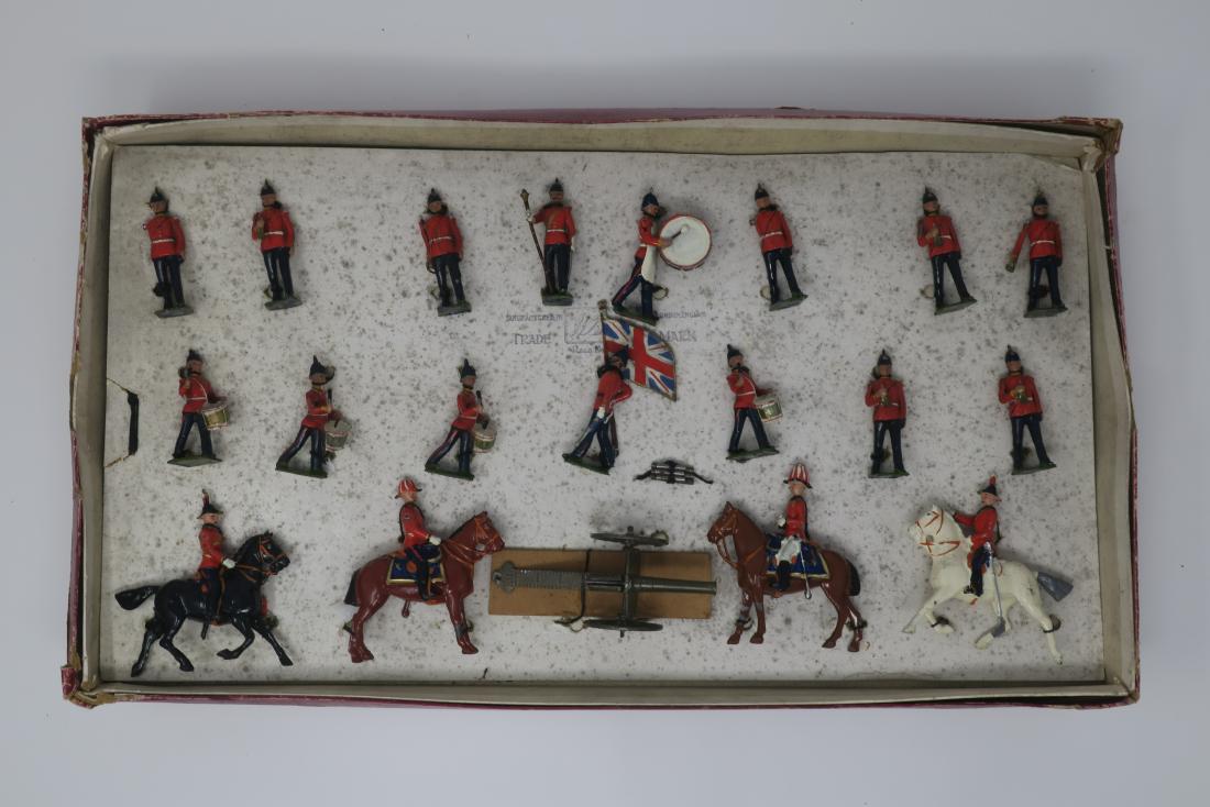 Britains #1461 Unlisted British Army Display (1 of 3)