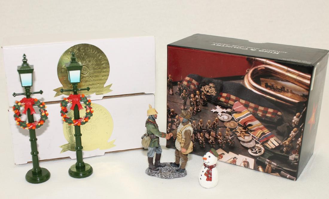 King & Country Set XM014-2 Merry Christmas Tommy (1 of 1)