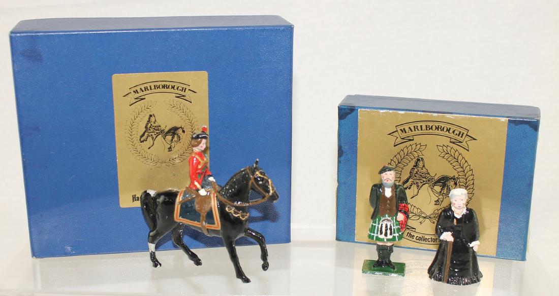 Marlborough Queen Victoria and Elizabeth II (1 of 1)
