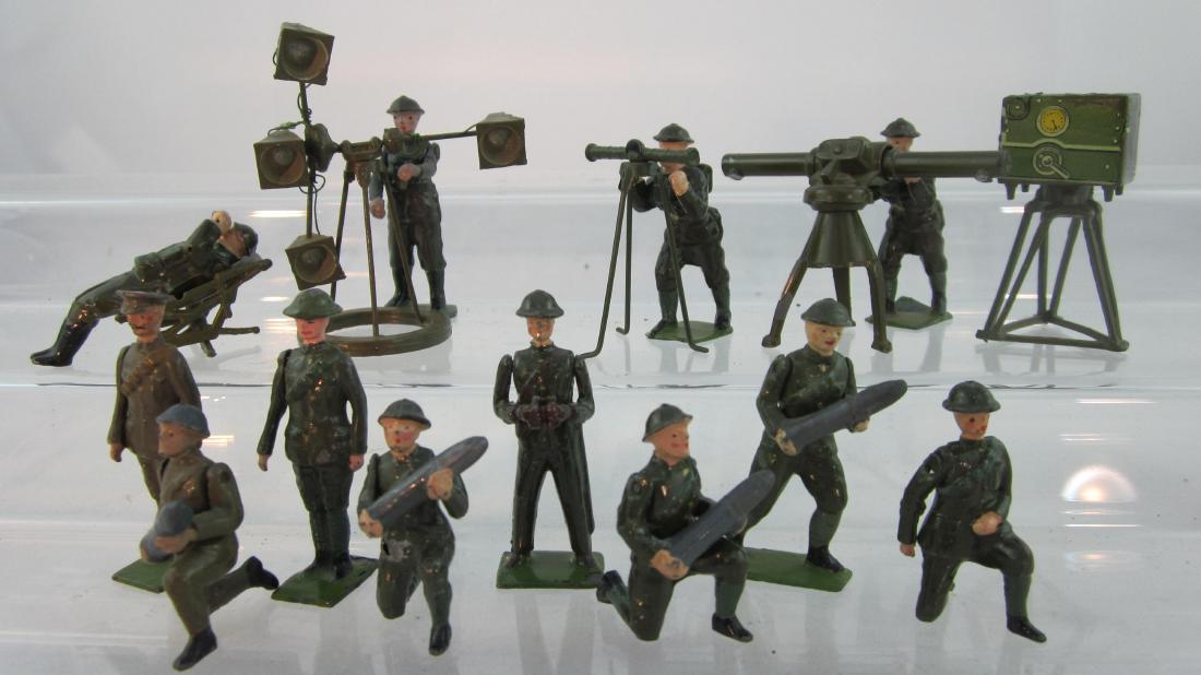 Britains Air Raid Equipment & Gunners Medley (1 of 1)