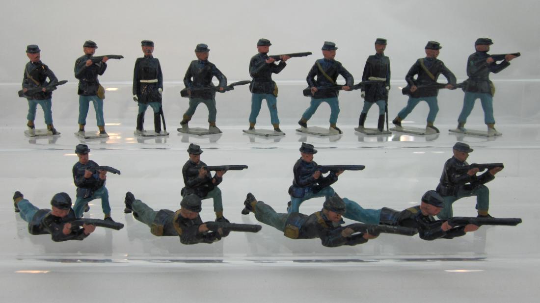 John Hill & Co Civil War Union Troops in Action: Johill Union Troops with 2 officers, translucent blue tunics. 17 pieces. Condition good to very good, 3 rifle tips gone.