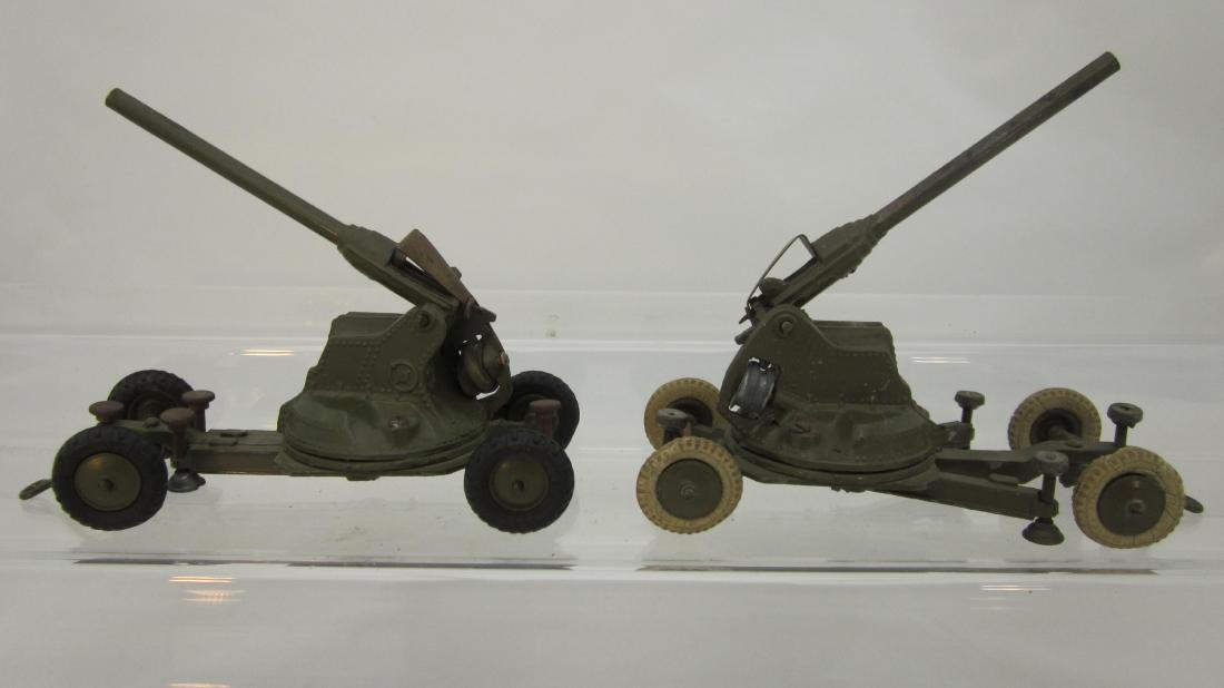 Britains Set #1717 Anti Aircraft Gun on Chassis: 2 of Anti Aircraft Guns on mobile chassis. 2 pieces. Condition very good.