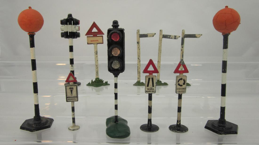 Various Maker Road Signs & Signals (1 of 1)