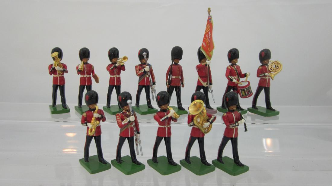 Britains Guards Standard & Band Figures (1 of 1)