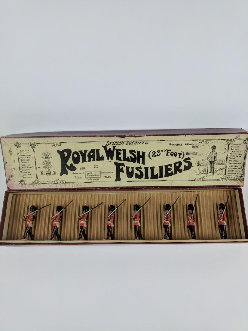 Britains Set 74 Royal Welsh Fusiliers  Pre War (1 of 1)