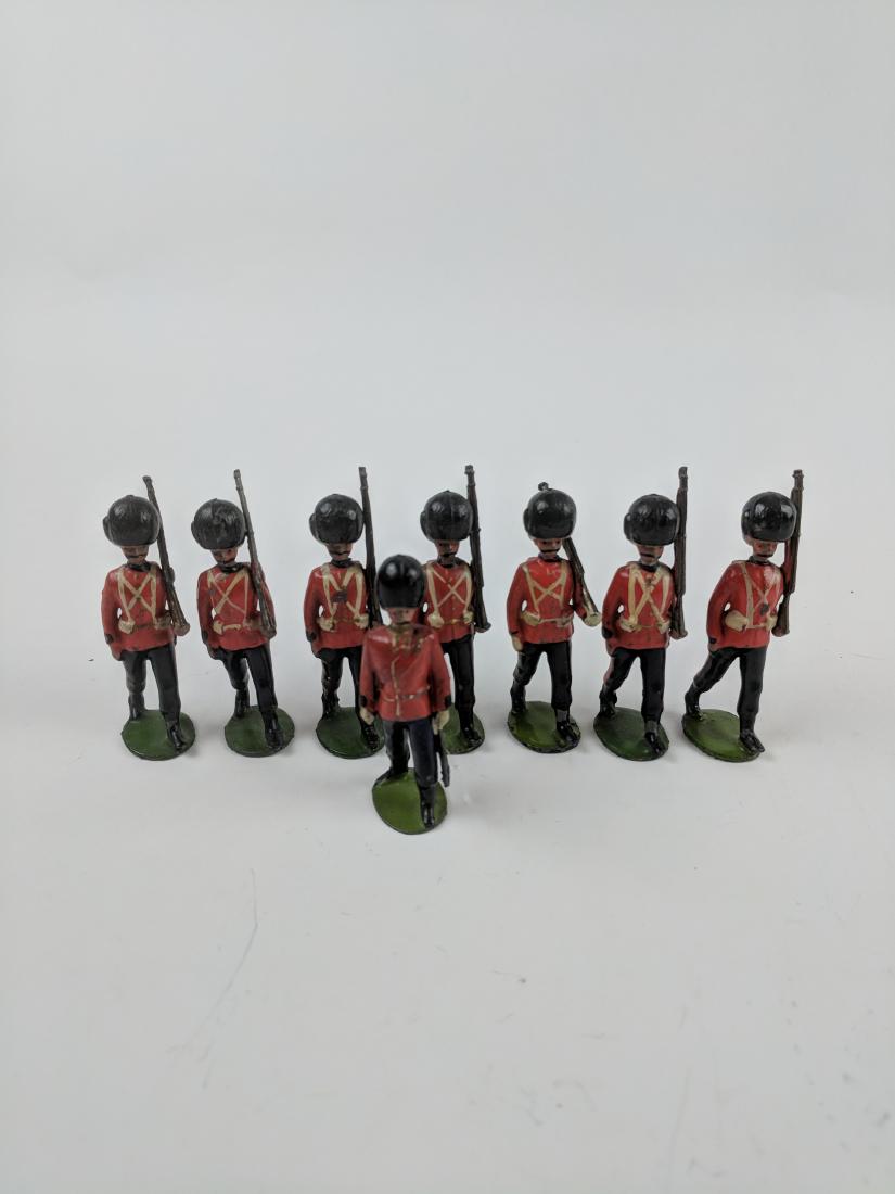 Britains Set 7 oval Fusiliers Early Pre War (1 of 1)
