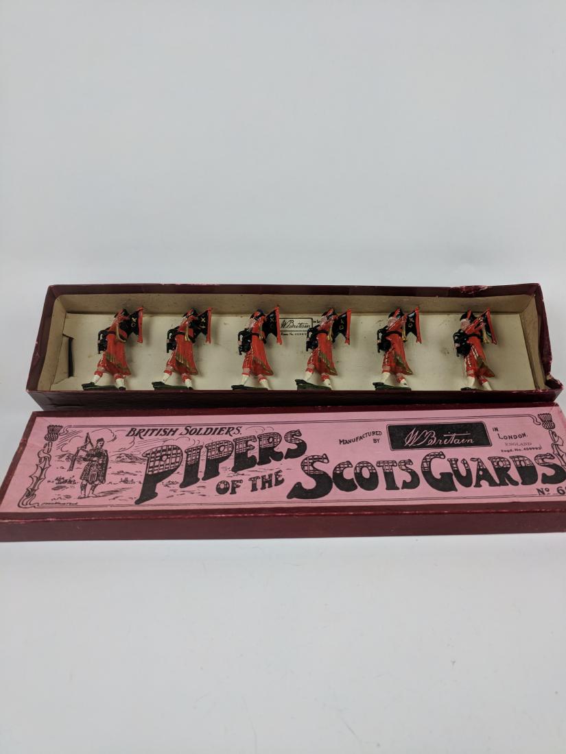 Britains Set 69 Pipers Of The Scots Guards (1 of 1)