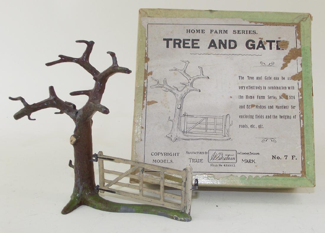 Britains Set #7F Tree & Gate (1 of 1)