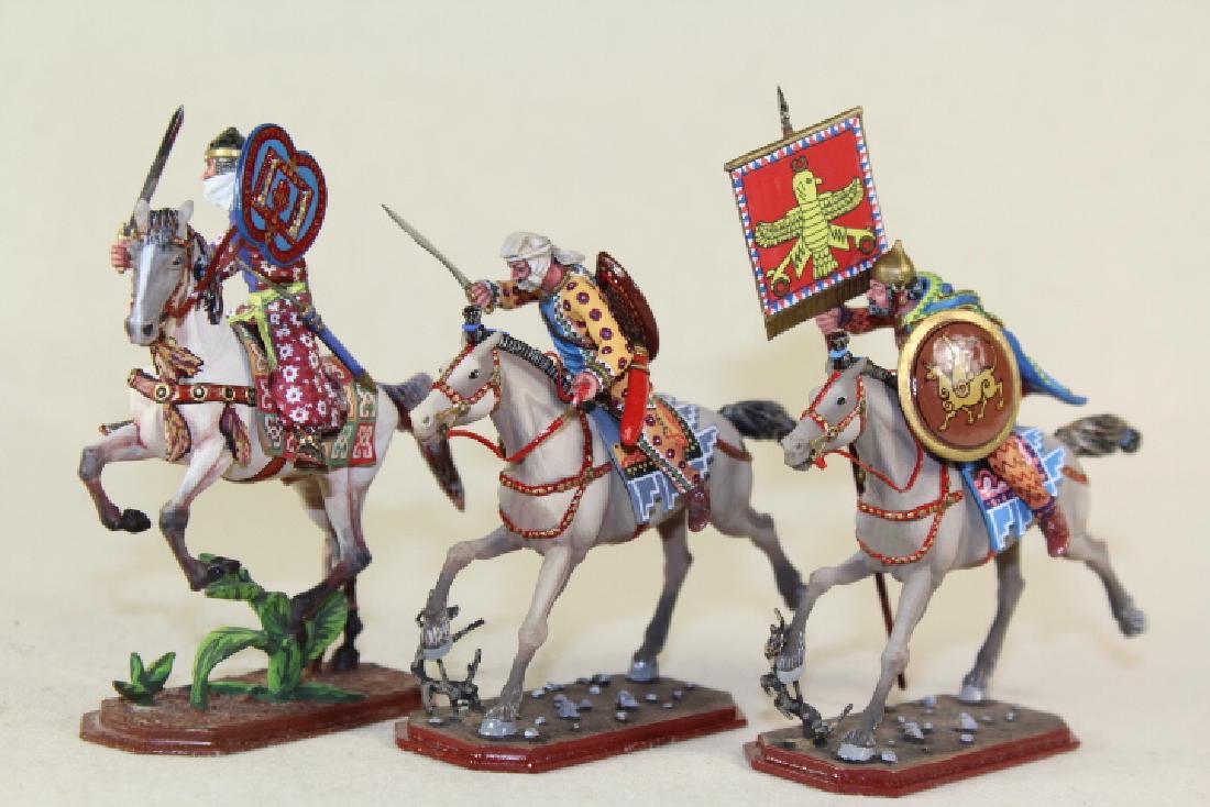 Aero Art Persian Cavalry With Standard (1 of 1)