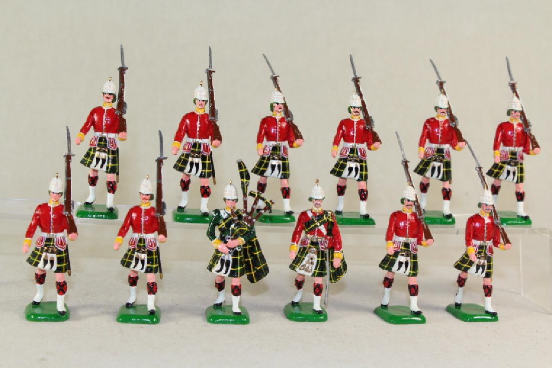 Royal Express Ltd. Gordon Highlanders: Marching Shoulder Arms With Woolsey Helmet Near Mint Condition Very Good Box 12 Pieces