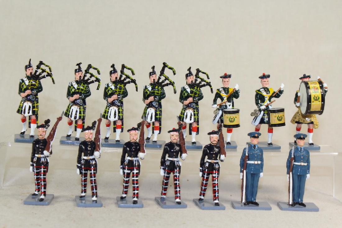 W. Britains Highland Assortment #40332 #40272 (1 of 1)