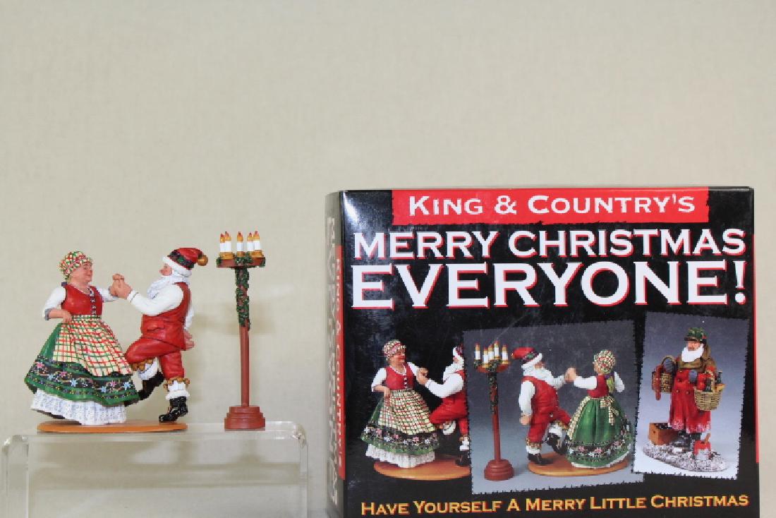King And Country Mr. And Mrs. Claus Having Fun: XM-009-02. 2009 Christmas Special Near Mint Condition Near Mint Box 2 Pieces