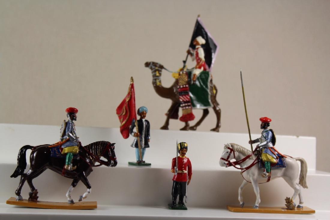 Beau Geste Mounted And Foot Figures Assortment: 2 Foot, 2 Horseback, 1 Camelback W/ Flag Detached/Present And 1 Detached/Present Foot Very Good Condition No Box 5 Pieces