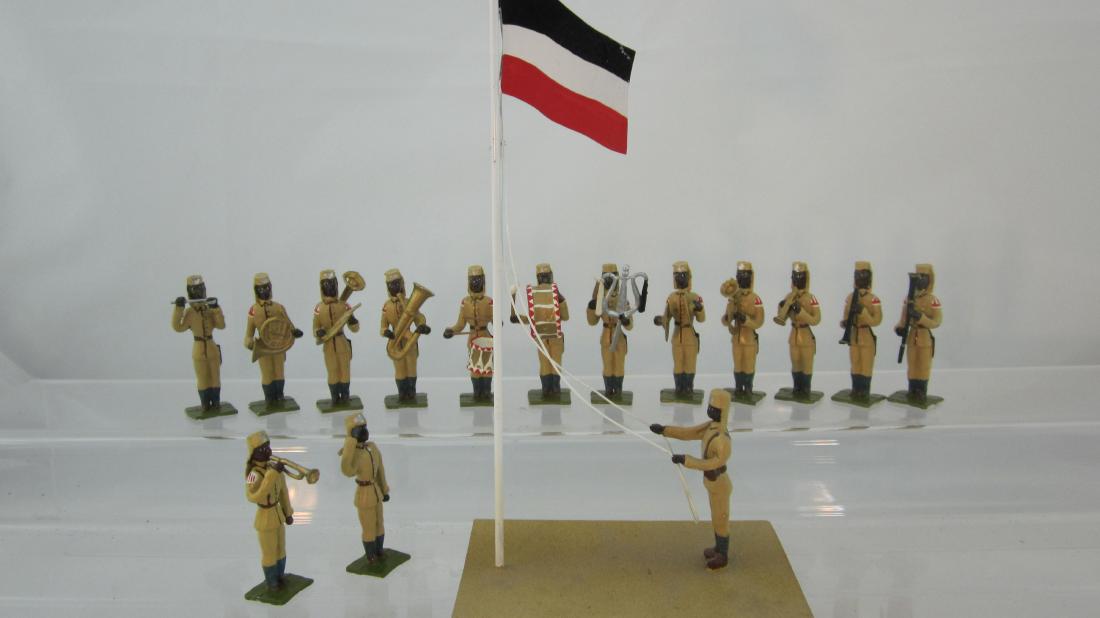 Potsdamer Zinnsoldaten East Africa Askaris. (1 of 2)