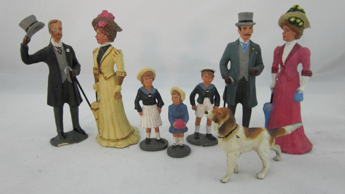 Pfeiffer REPLICA 10cm Edwardian Civilians.: Edwardian Civilians, Pfeiffer REPLICAS, with original Elastolin dog. 8 pieces. Condition excellent, dog has small crack in rear leg. No box.