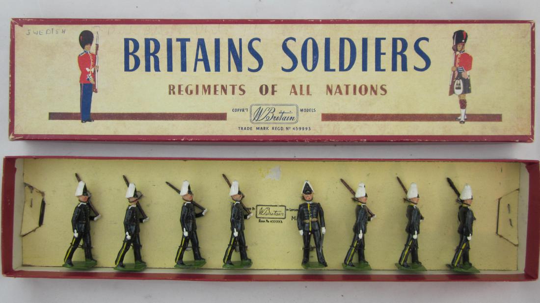 Britains Set #2035 Swedish Infantry Marching. (1 of 1)