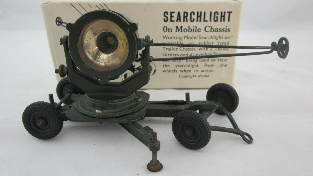 Britains Set #1718 Mobile Chassis Searchlight. (1 of 1)