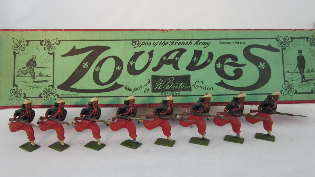 Britains Set #142 French Zouaves Charging. (1 of 1)