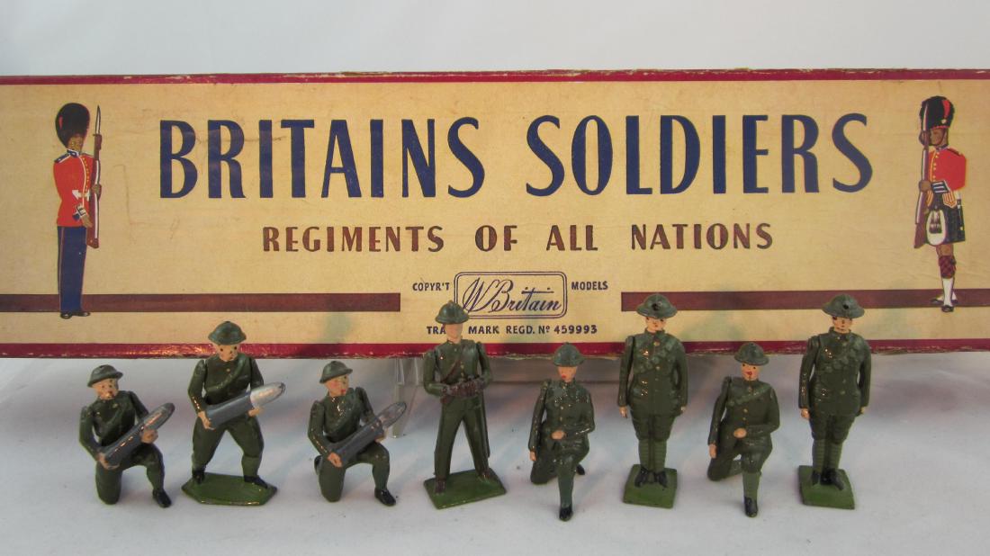 Britains Set #1730 Royal Artillery Gunners. (1 of 1)