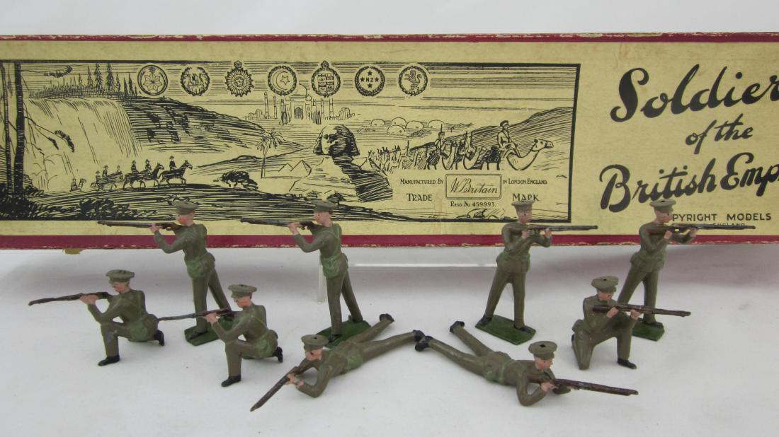 Britains Set #1260 Service Dress British Firing. (1 of 1)