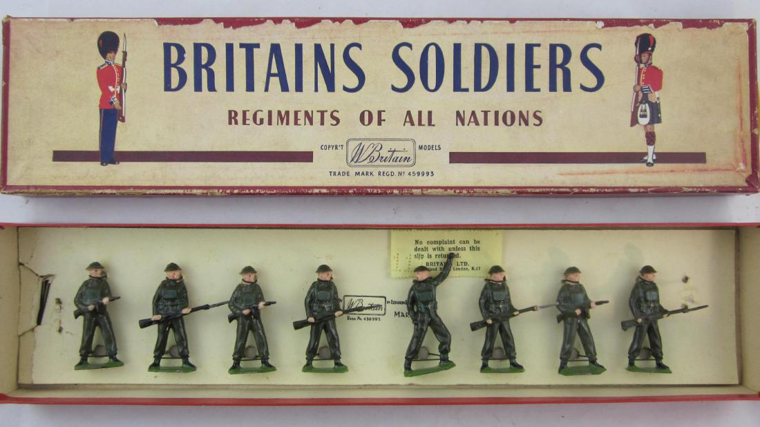 Britains Set #1898 British Infantry Tommyguns. (1 of 1)