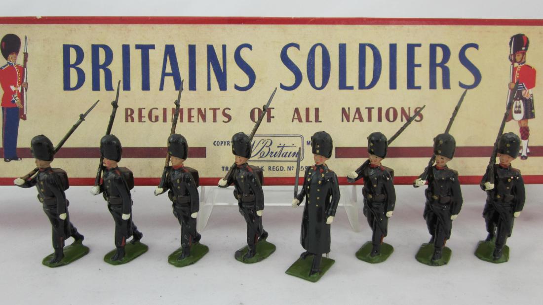 Britains Set #2009 Belgian Grenadiers At Slope. (1 of 1)