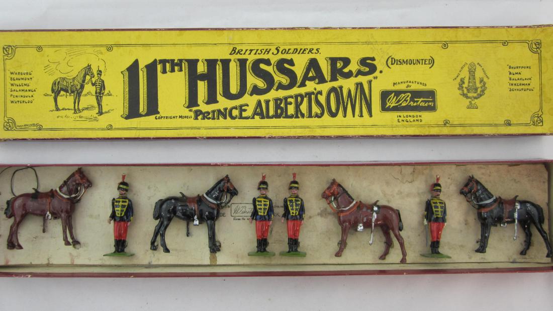 Britains Set #182 Dismounted 11th Hussars. (1 of 1)
