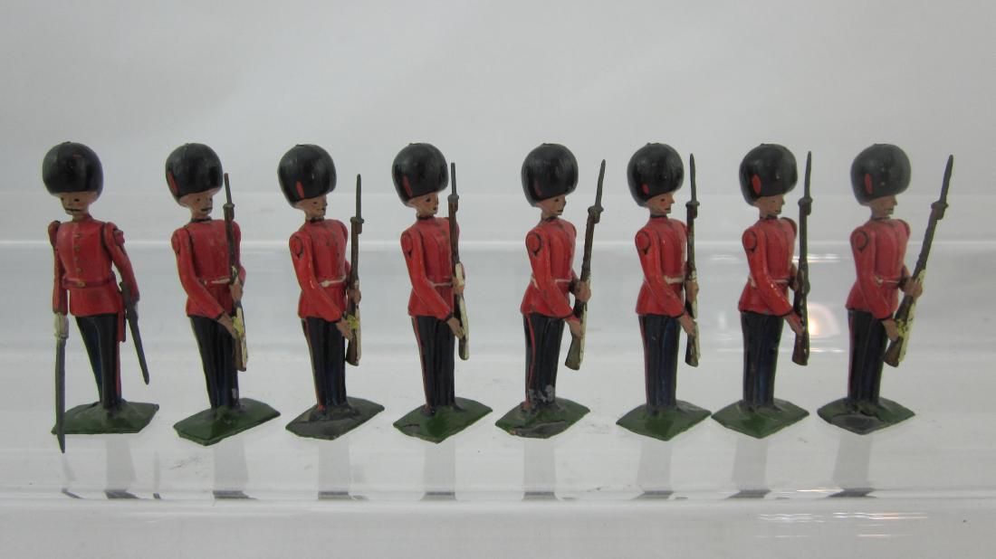 Britains Set #205 Coldstream Guards At Present. (1 of 1)