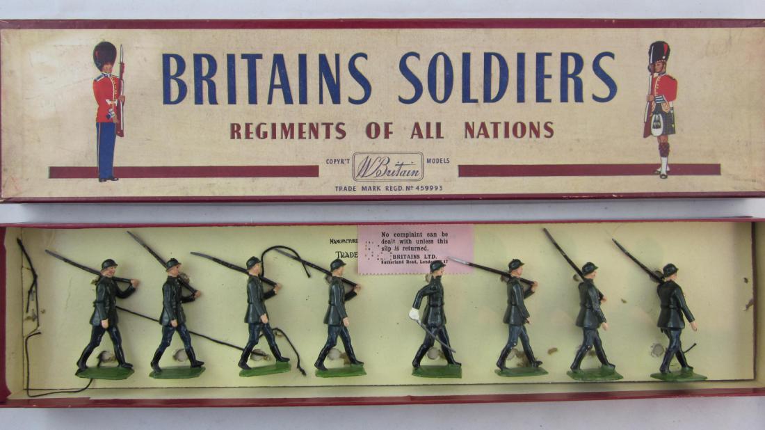 Britains Set #432 German Infantry Postwar. (1 of 1)