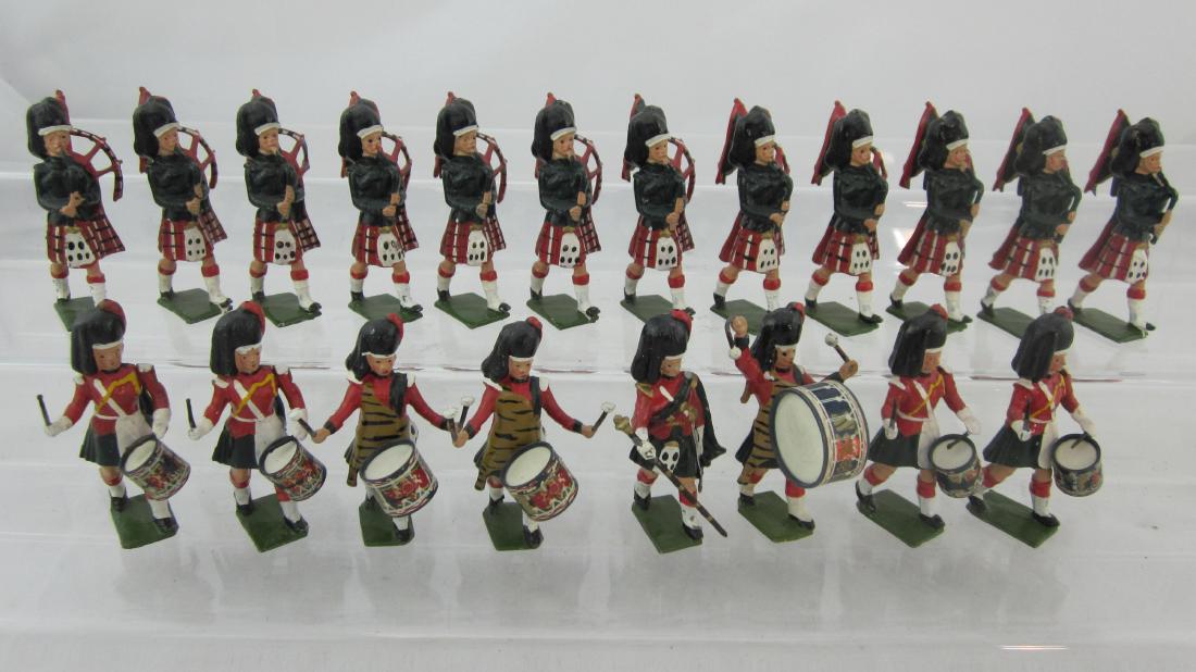 Britains Set #2109 Black Watch Pipes & Drums. (1 of 1)