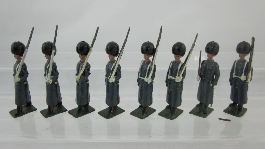 Britains From Set #429 Scots Guards In Coats. (1 of 1)