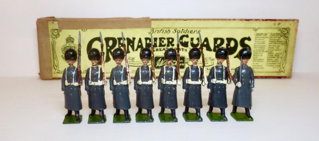 Britains #312 Grenadier Guards (Greatcoats) (1 of 1)