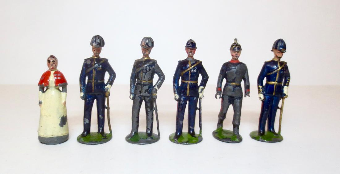 Britains RARE Early Medical Round Base From #137 (1 of 1)