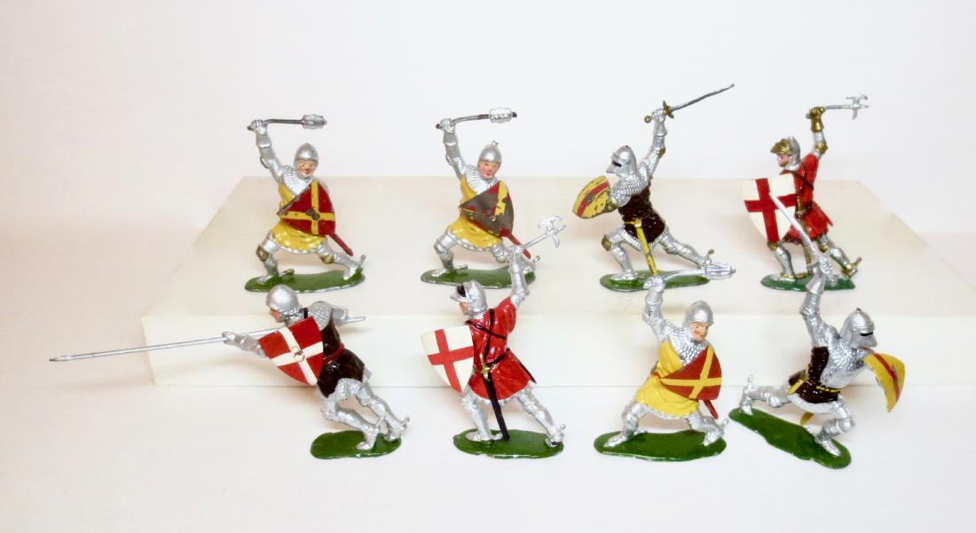Britains From #9392 Knights of Agincourt: 8 pieces. Excellent to good condition (some retouching). Post war. Unboxed.