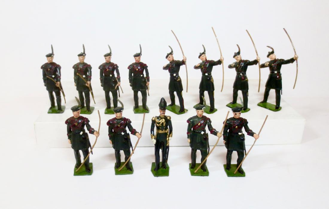 Britains #2079 Royal Company of Archers: 13 pieces. Post war. Excellent condition. Unboxed.