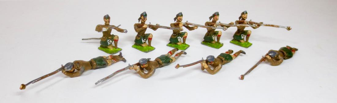 Heyde Highlanders with Officer in Action (1 of 1)