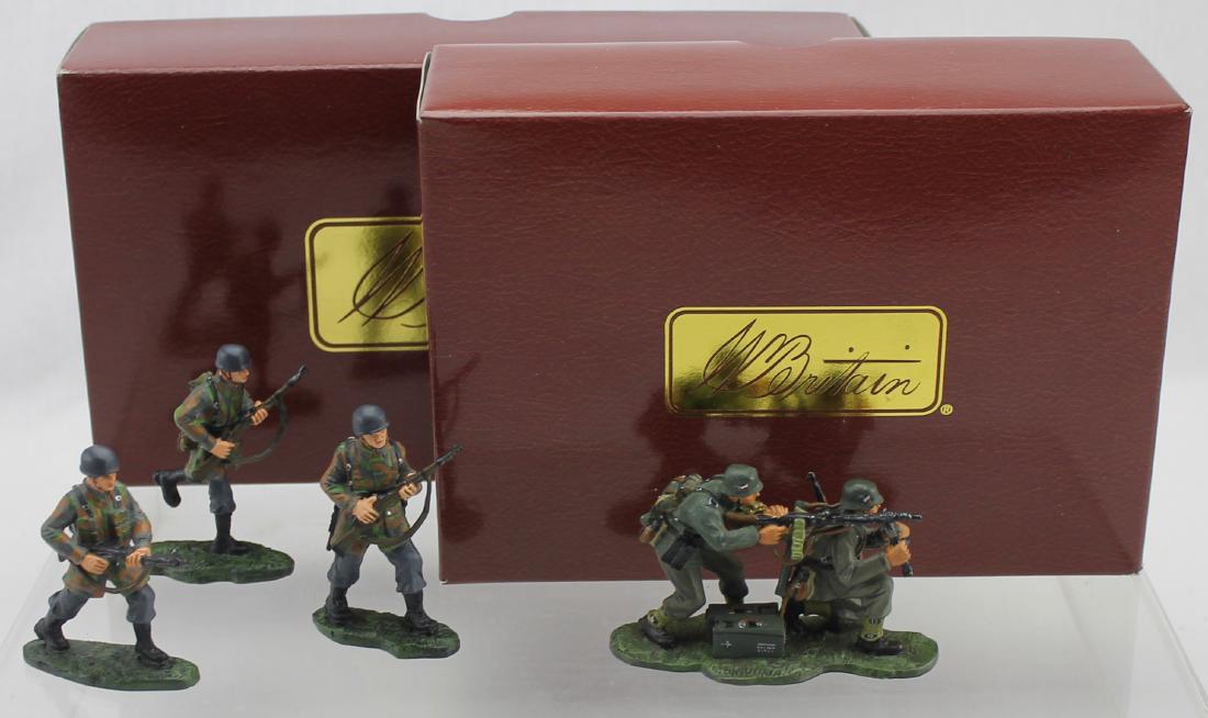 Britains Lot German Paratroopers and Gun Team: World War 2. Lot includes Sets #17458 German Paratroopers and #17493 German Machine Gun Team. 4 Pieces. Near Mint. Boxes Excellent.