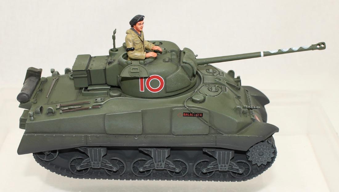 Britains #17496-B Sherman Firefly Tank (1 of 4)