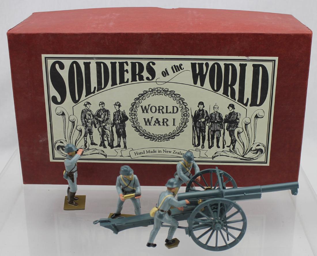 Soldiers of the World #WW53/A French Artillery: World War I. French Artillery 75mm Cannon with Crew Wearing Gas Masks. 5 Pieces. Excellent. Box Very good.